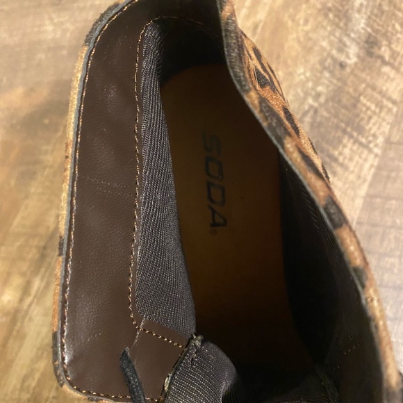 SODA Cheetah Print Ankle Boots - Size 7.5 Crossposted - Picture 4 of 5